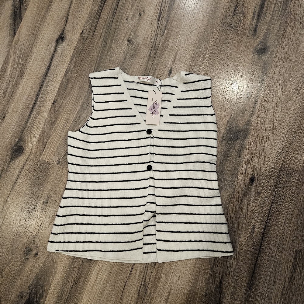 Women's Sleeveless Knit Button Down Shirt - Black and Cream